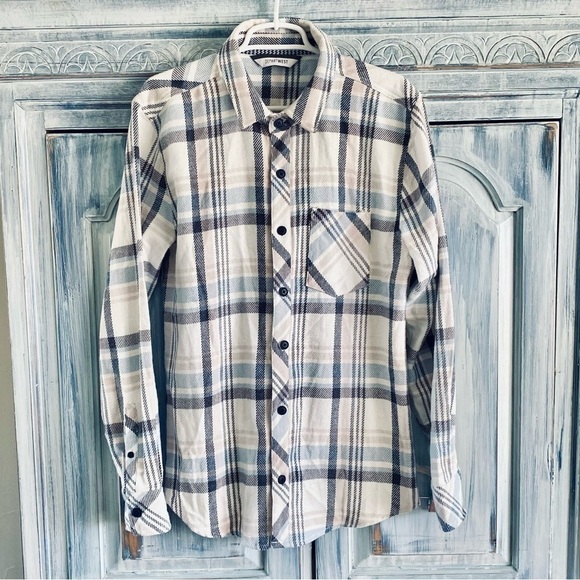 Departwest Men's White Plaid Flannel Shirt - Picture 2 of 11